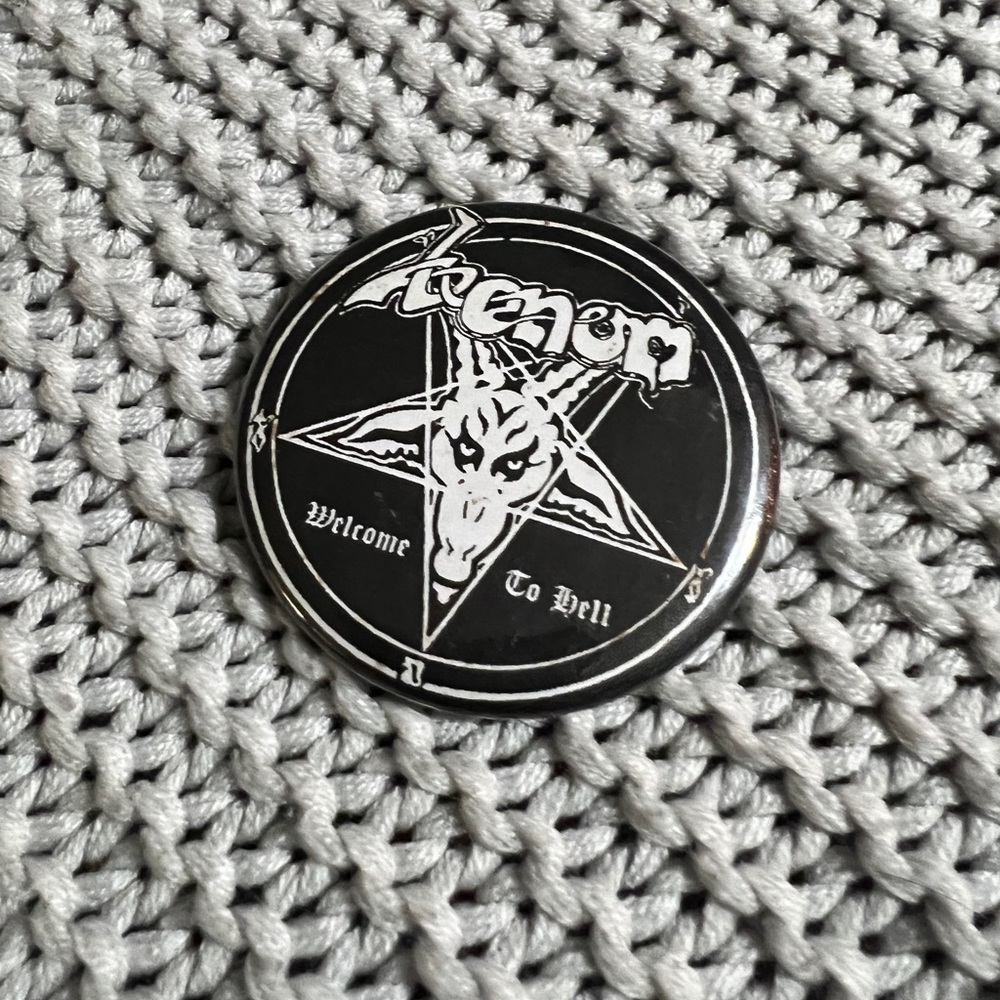 Venom pin